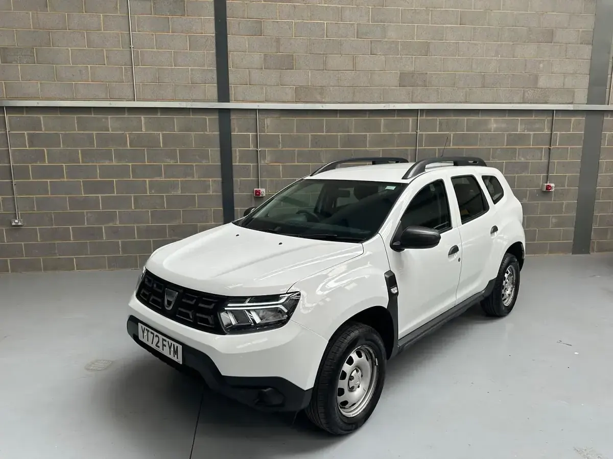 Used Dacia Duster Essentiel 90 HP (66 kW) 2022 White SUV