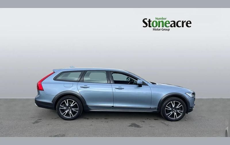 Used Volvo V90 CC Plus 190 HP (139 kW) 2020 Blue Estate