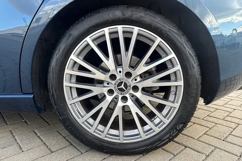 Used Mercedes A180 Executive 134 HP (98 kW) 2022 Blue Hatchback