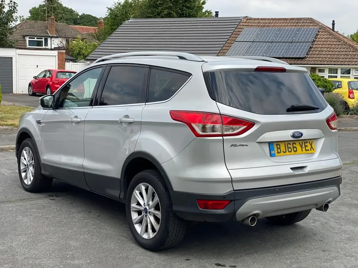 Used Ford Kuga Titanium 180 HP (132 kW) 2016 Silver SUV