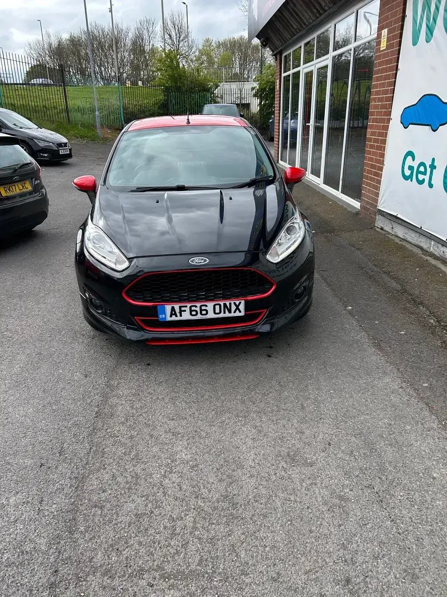 Used Ford Fiesta Zetec 140 HP (102 kW) 2016 Black Hatchback