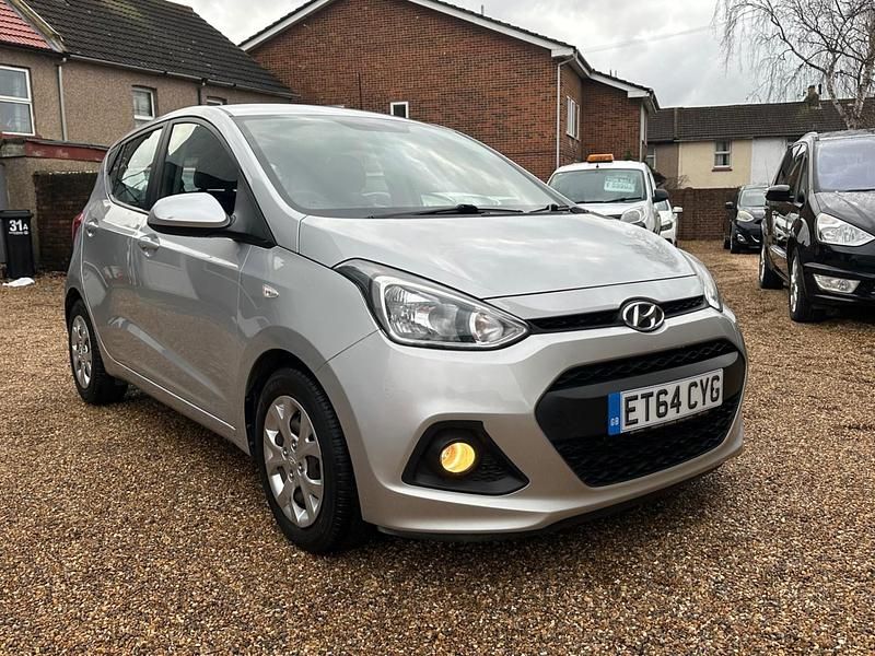 Silver Used 2015 Hyundai i10 SE Hatchback | £6,990 (Good price) - Image 1/4
