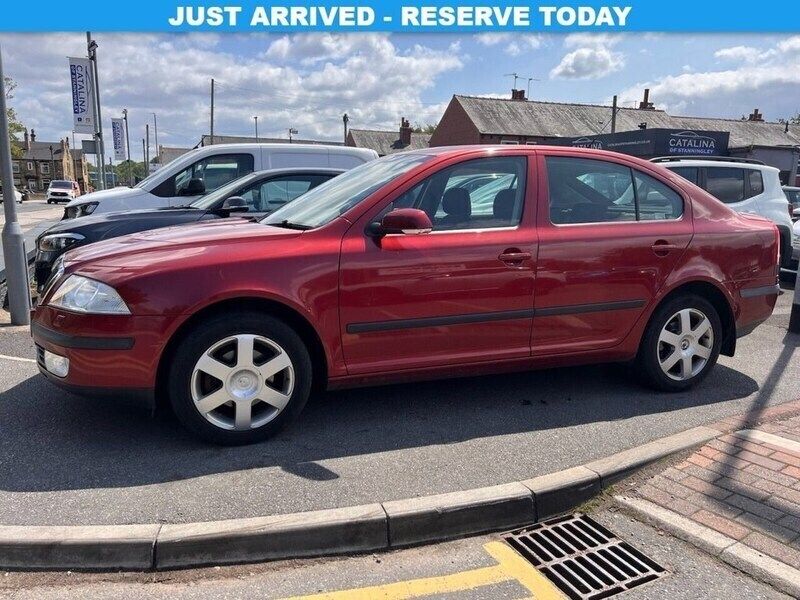Red Used 2008 Skoda Octavia Elegance Hatchback | £2,500 (Fair price) - Image 1/4