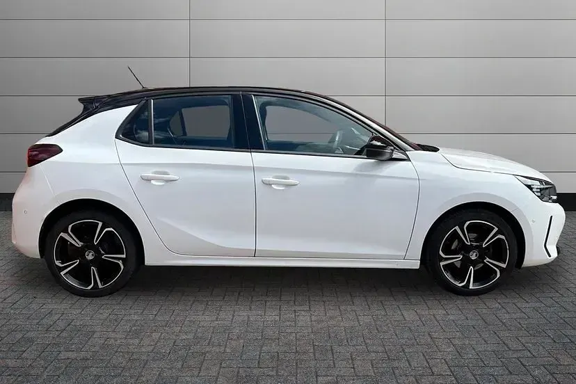 Used Vauxhall Corsa 75 HP (55 kW) 2023 White Hatchback
