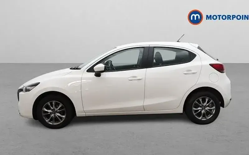 Used Mazda 2 Center-Line 116 HP (85 kW) 2023 White Hatchback