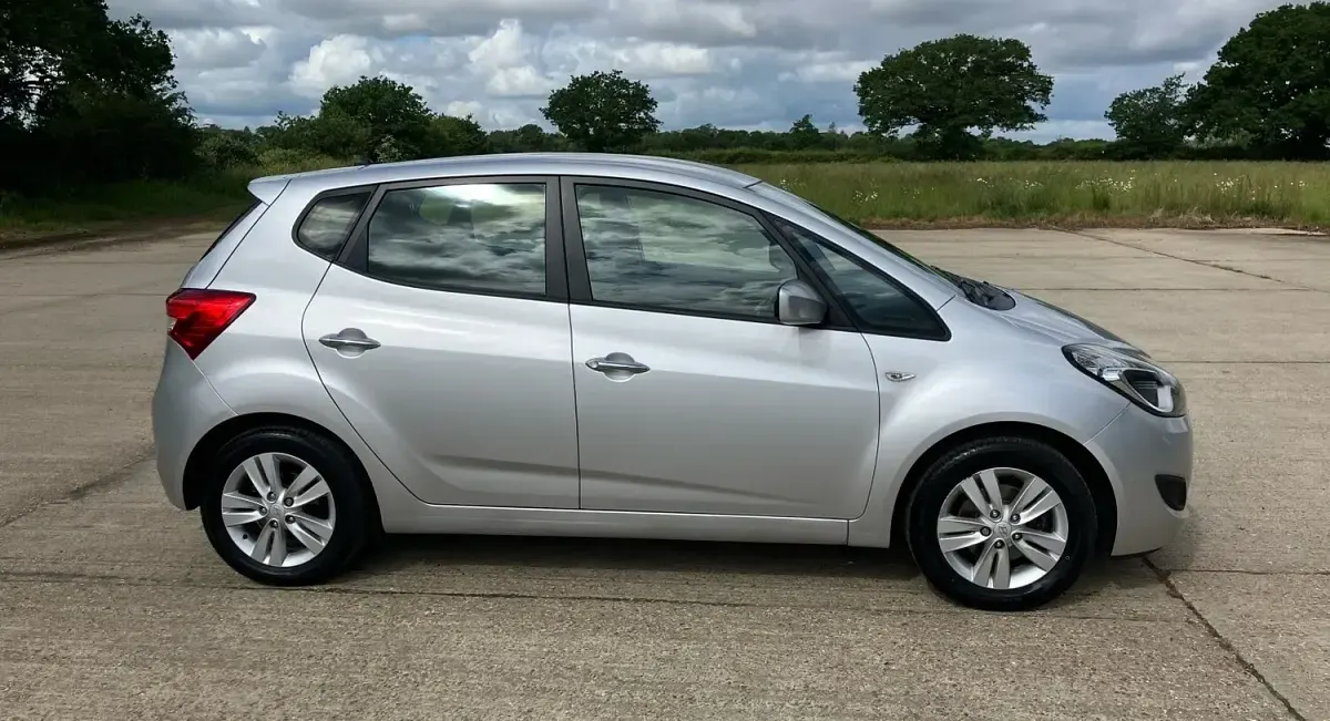Used Hyundai ix20 Active 90 HP (66 kW) 2012 Silver Hatchback