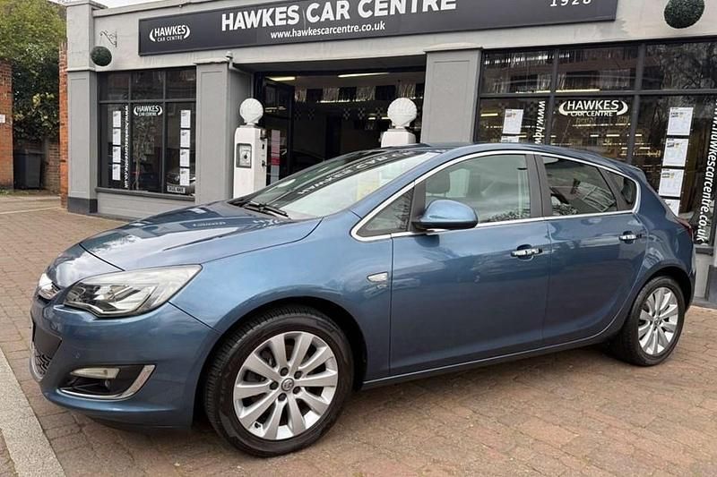 Used Vauxhall Astra Elite 165 HP (121 kW) 2013 Blue Hatchback