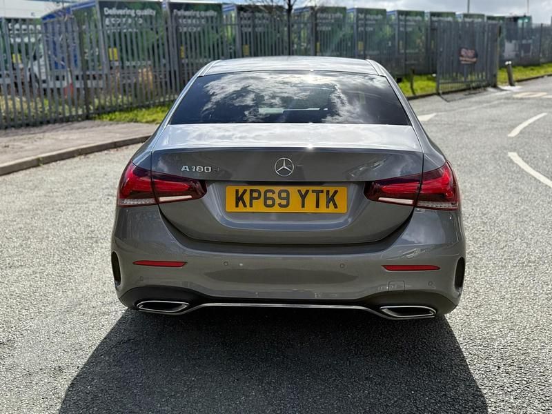 Usado Mercedes A180 AMG Line Premium 2019 Cinzento Sedan