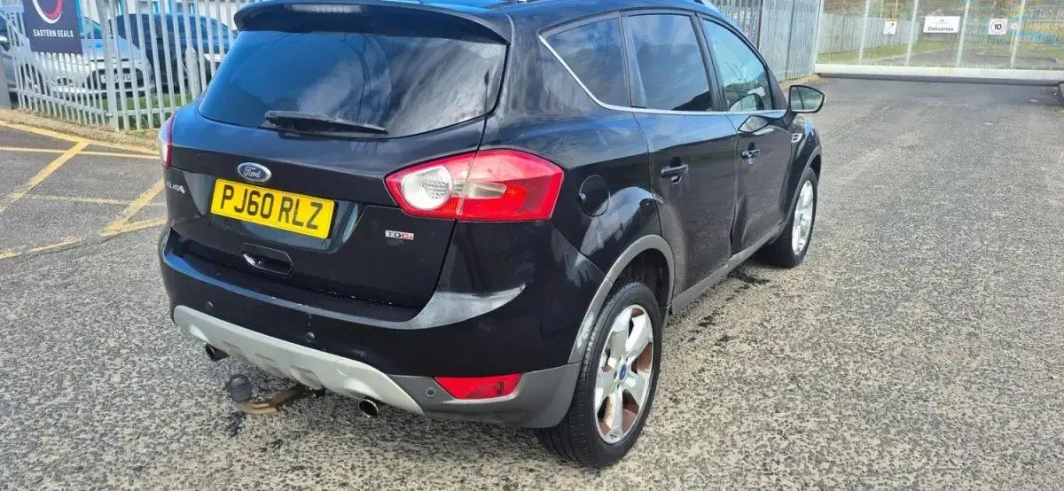 Używany Ford Kuga Zetec 2011 Czarny SUV