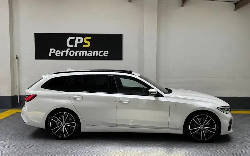Used BMW 330 M Sport 258 HP (189 kW) 2020 White Estate