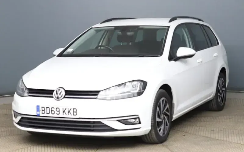 Used VW Golf VII Match 116 HP (85 kW) 2019 White Estate