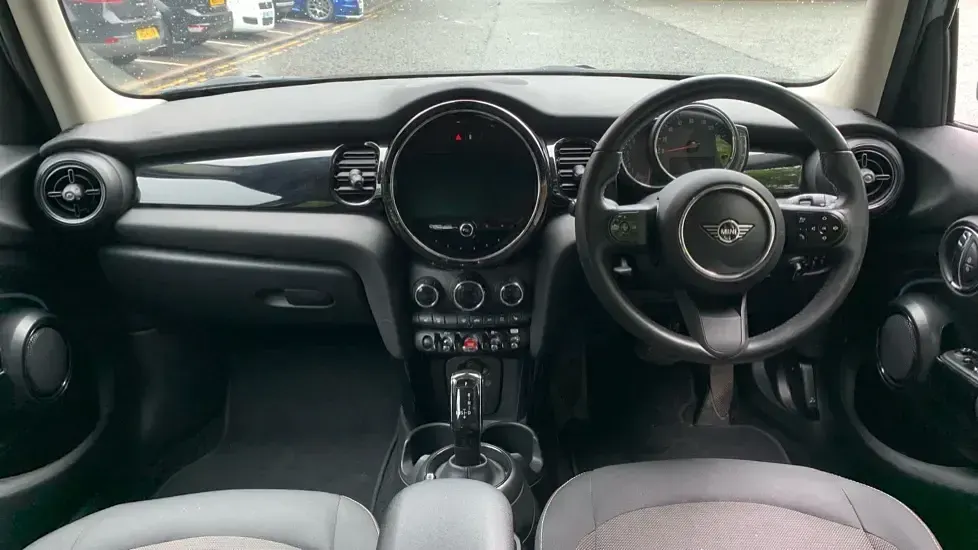 Used Mini Cooper Classic 134 HP (98 kW) 2022 Green Hatchback