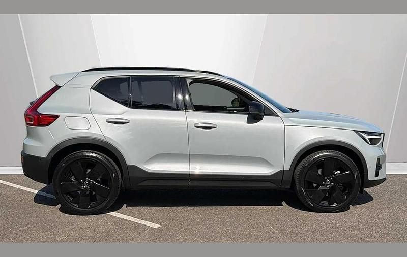 Used Volvo XC40 Plus 197 HP (144 kW) 2025 Grey SUV