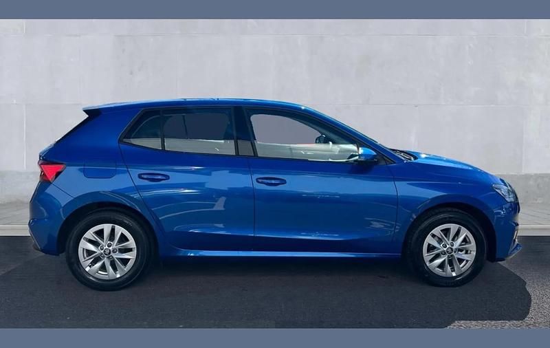 Used Skoda Fabia SE 80 HP (58 kW) 2025 Race blue metallic Hatchback