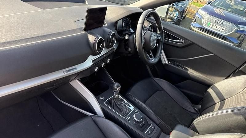 Used Audi Q2 S-Line 116 HP (85 kW) 2019 Ibis white SUV