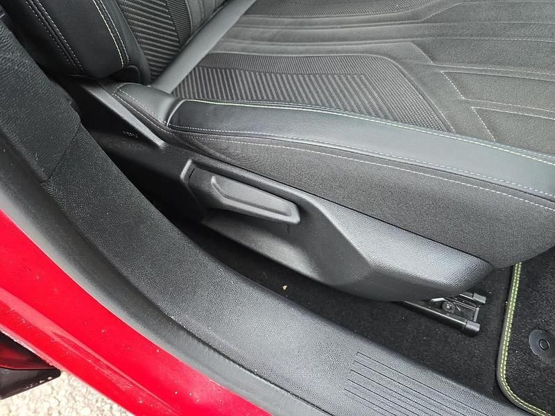 Used Peugeot 408 GT 130 HP (95 kW) 2023 Red SUV