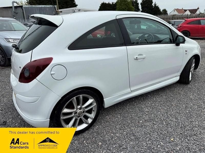 Second-hand Vauxhall Corsa 2010 Alb Hatchback