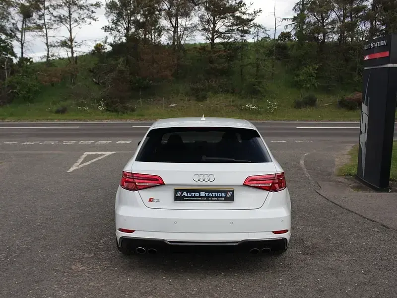 Begagnad Audi S3 Sportback Black Edition 2018 Vit Halvkombi