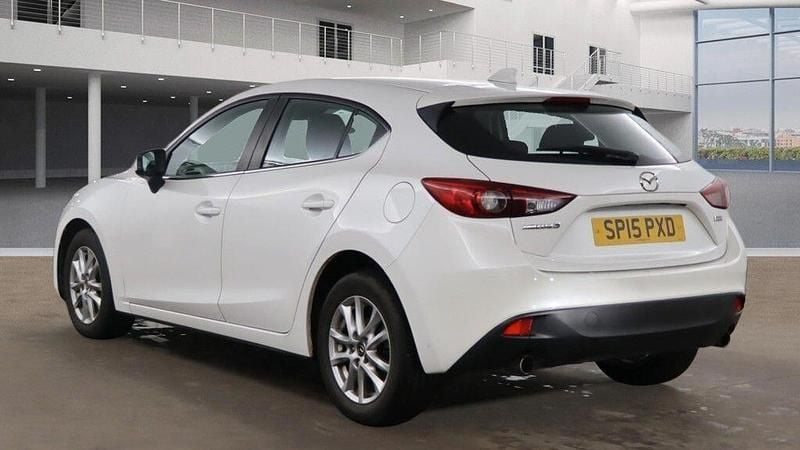 Used Mazda 3 2015 White Hatchback
