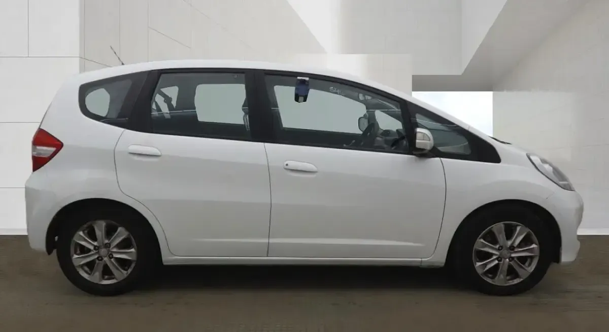 Used Honda Jazz ES 2013 White Hatchback