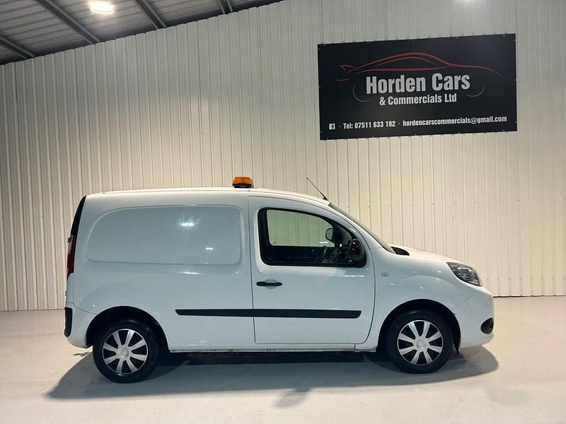 White Used 2021 Renault Kangoo Business Van | £4,695 (Good price) - Image 1/4