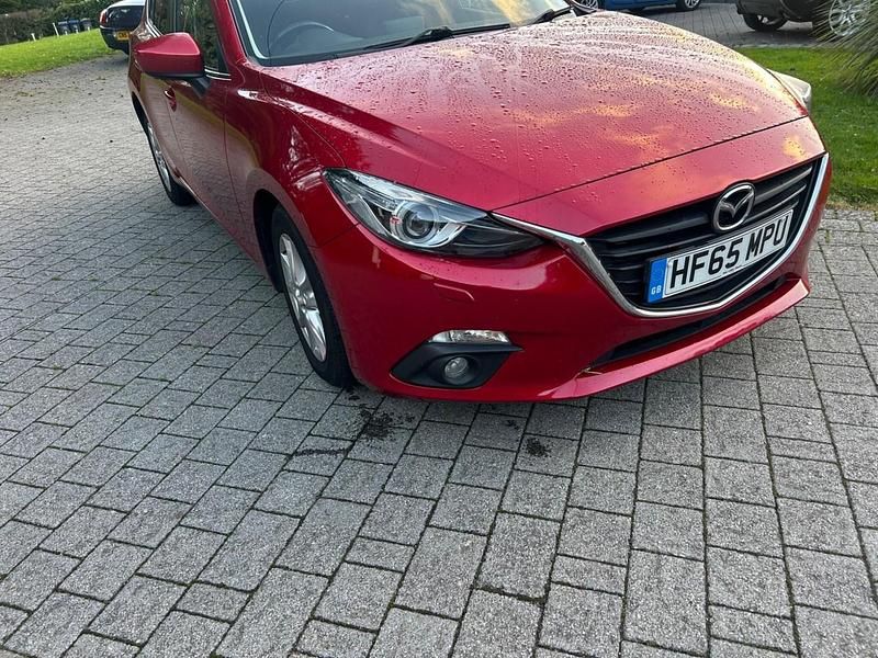 Used Mazda 3 150 HP (110 kW) 2015 Red Hatchback