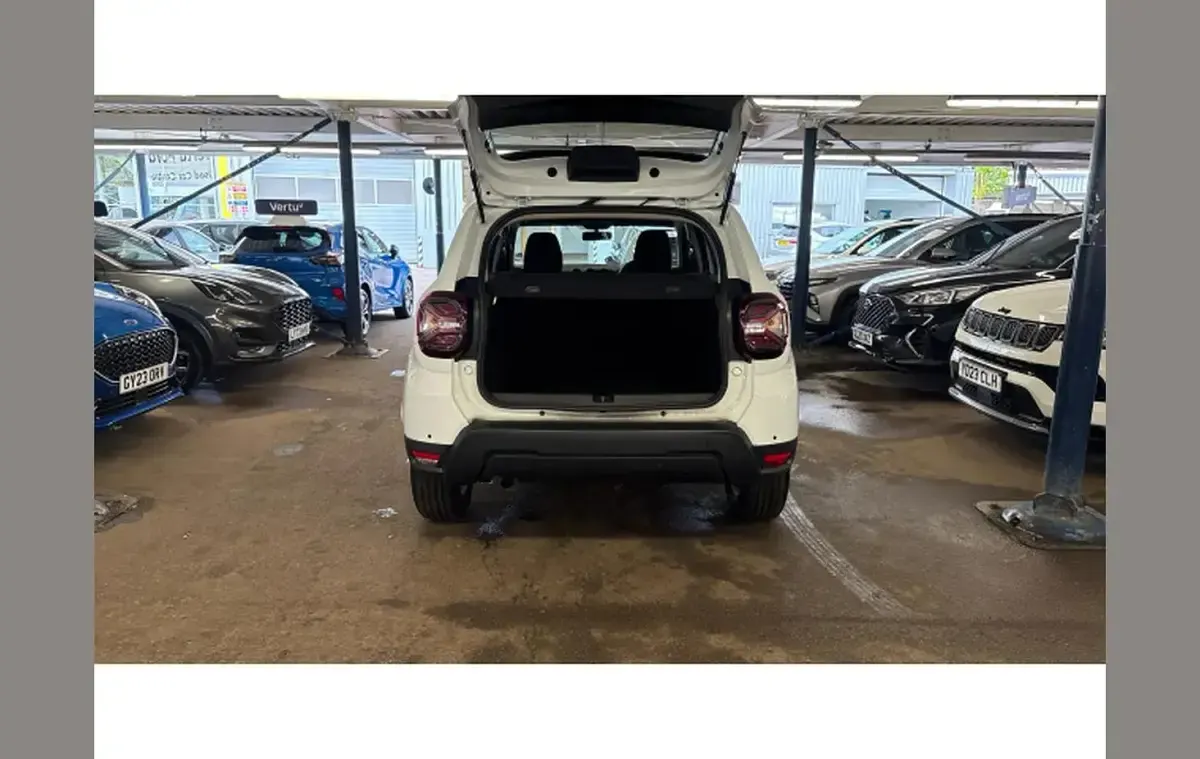 Used Dacia Duster Comfort 150 HP (110 kW) 2022 White SUV