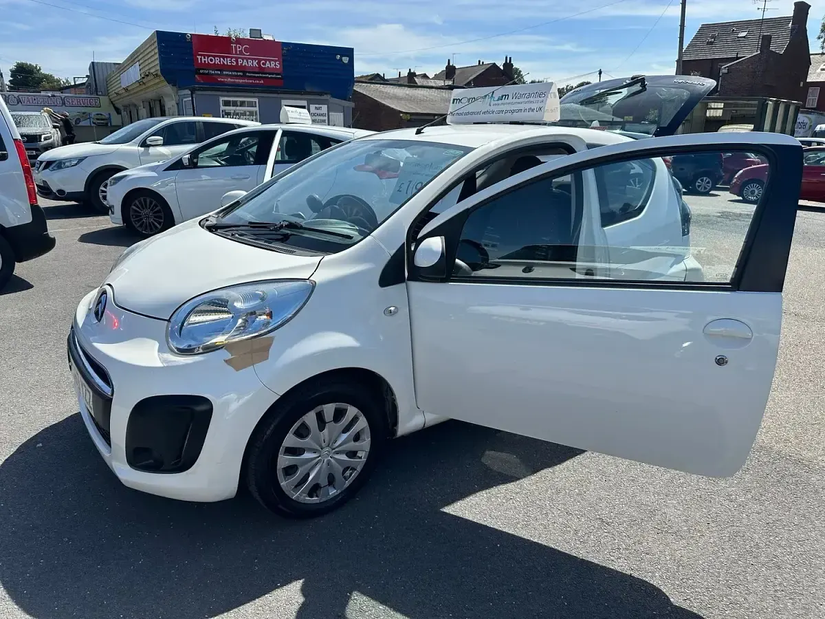 Used Citroën C1 VTR Sport 68 HP (50 kW) 2013 White Hatchback