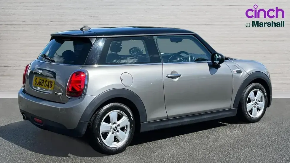 Used Mini Cooper 136 HP (100 kW) 2018 Silver Hatchback