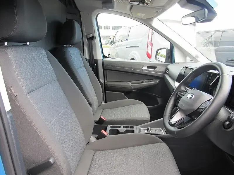 Second-hand Ford Transit Connect Limited 122 CP (89 kW) 2025 Albastru Monovolum