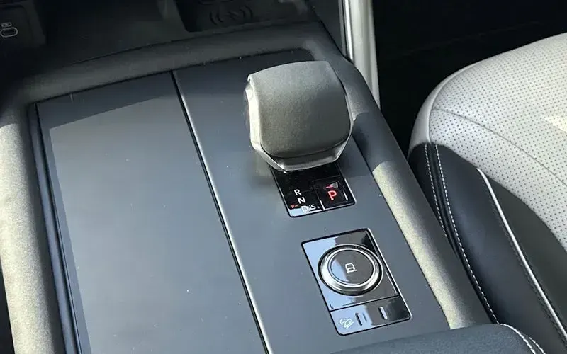 Used Land Rover Discovery HSE Dynamic 360 HP (264 kW) 2024 Blue SUV