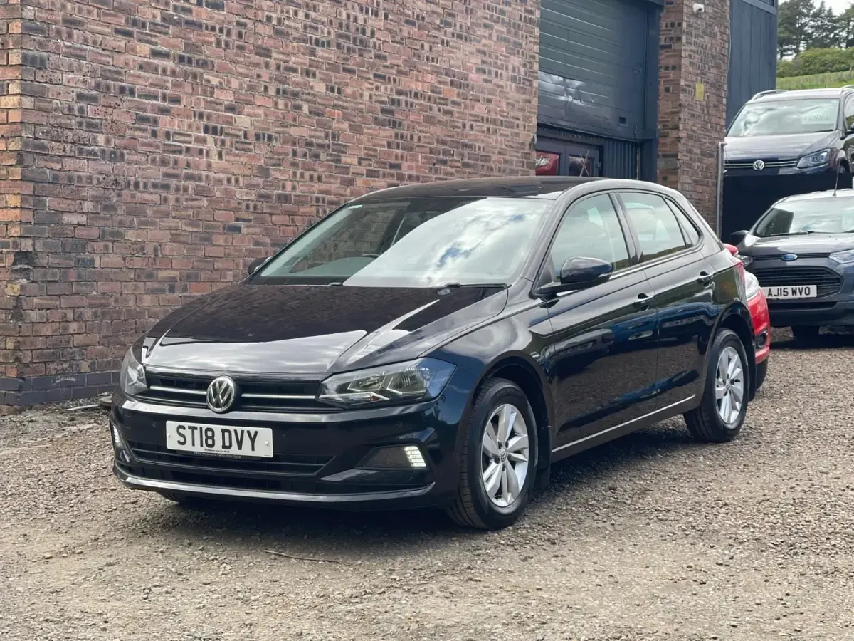 Usado VW Polo SE 95 CV (69 kW) 2018 Negro Utilitario