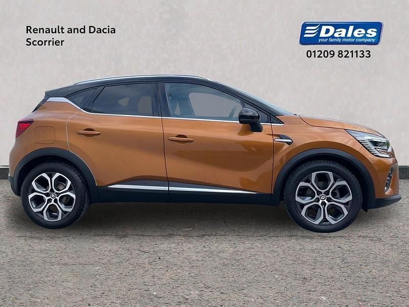 Used Renault Captur Version S 2022 Orange/black SUV
