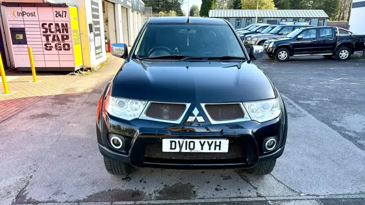 Usado Mitsubishi L200 176 CV (129 kW) 2010 Negro Pickup/Camioneta