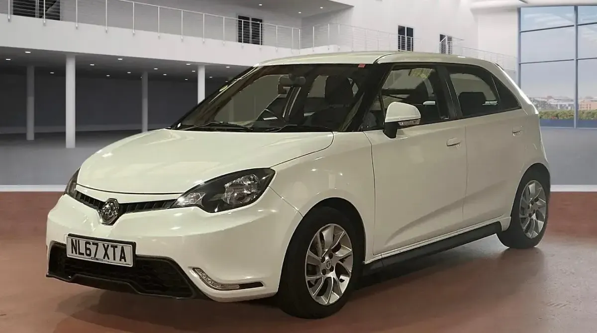 Used MG MG3 106 HP (77 kW) 2017 White Hatchback