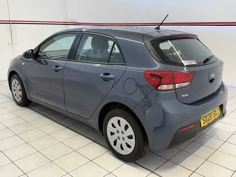 Used Kia Rio 84 HP (61 kW) 2020 Blue Hatchback