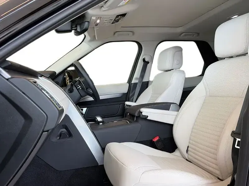Used Land Rover Discovery 5 SE Dynamic 2025 Black SUV