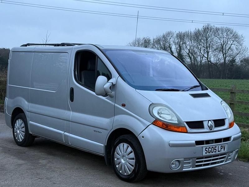 Used Renault Trafic 2005 Silver MPV