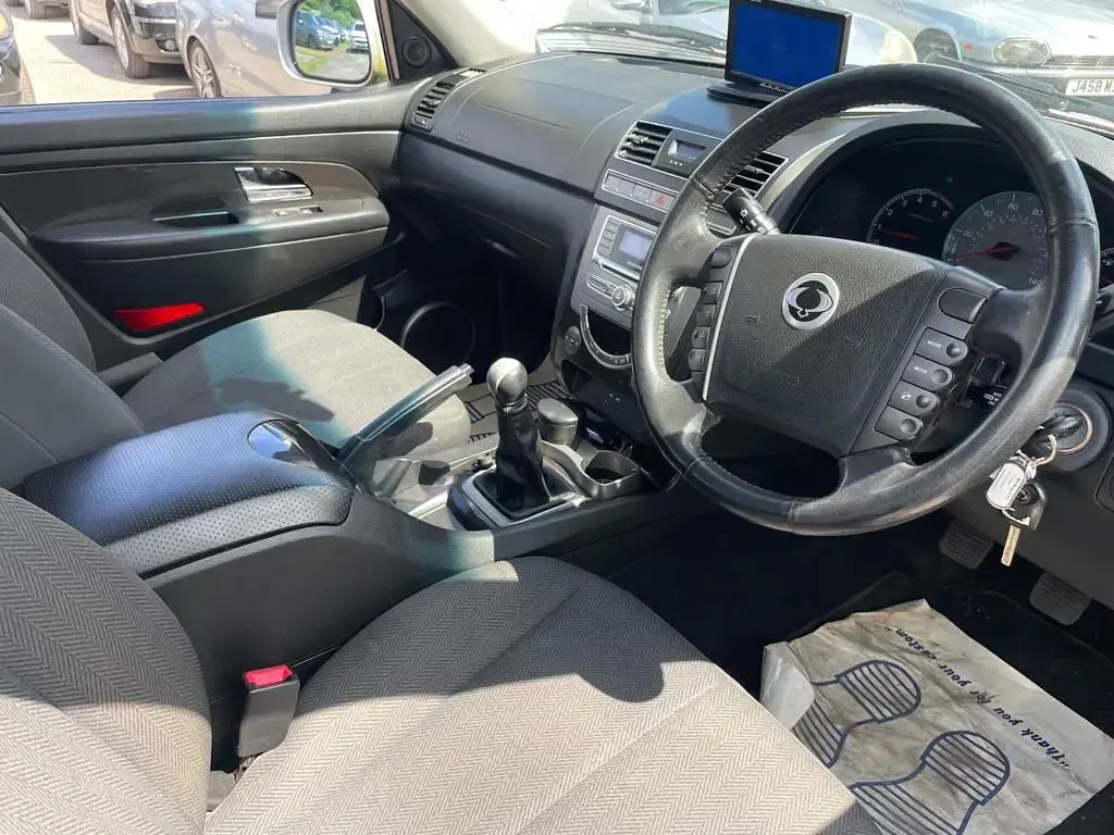 Used SsangYong Rexton 2015 Silver SUV