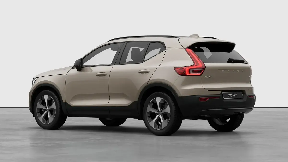 New Volvo XC40 Plus 163 HP (119 kW) 2026 Sand dune SUV
