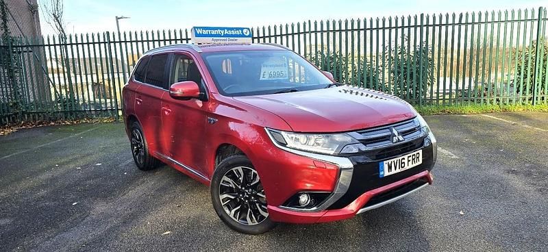 Red Used 2016 Mitsubishi Outlander P-HEV Estate | £6,995 (Good price) - Image 1/4