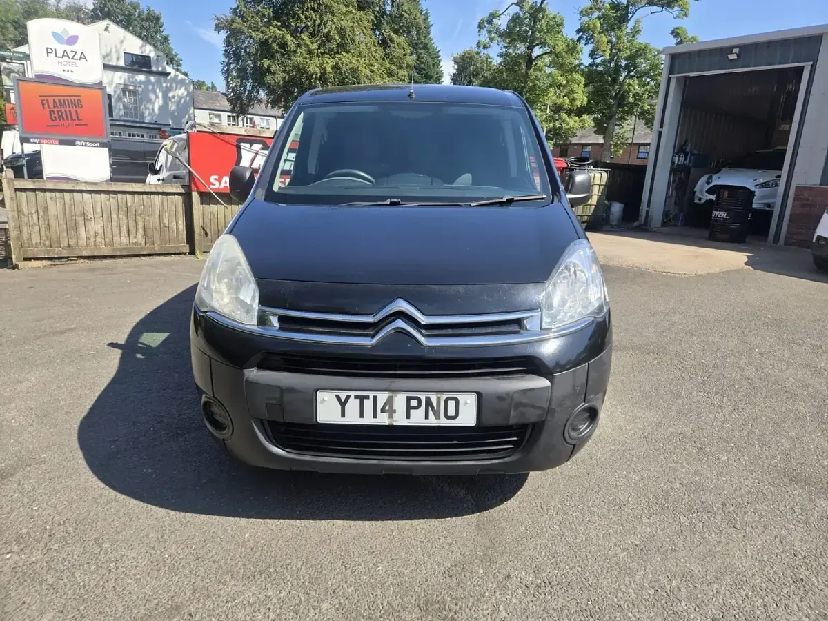 Used Citroën Berlingo 90 HP (66 kW) 2014 Black MPV