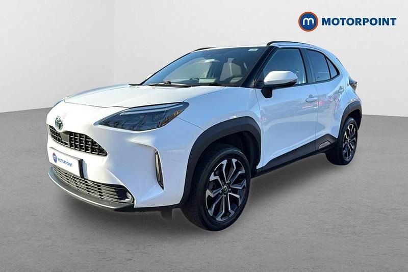 Used Toyota Yaris Hybrid Design 2023 White Hatchback