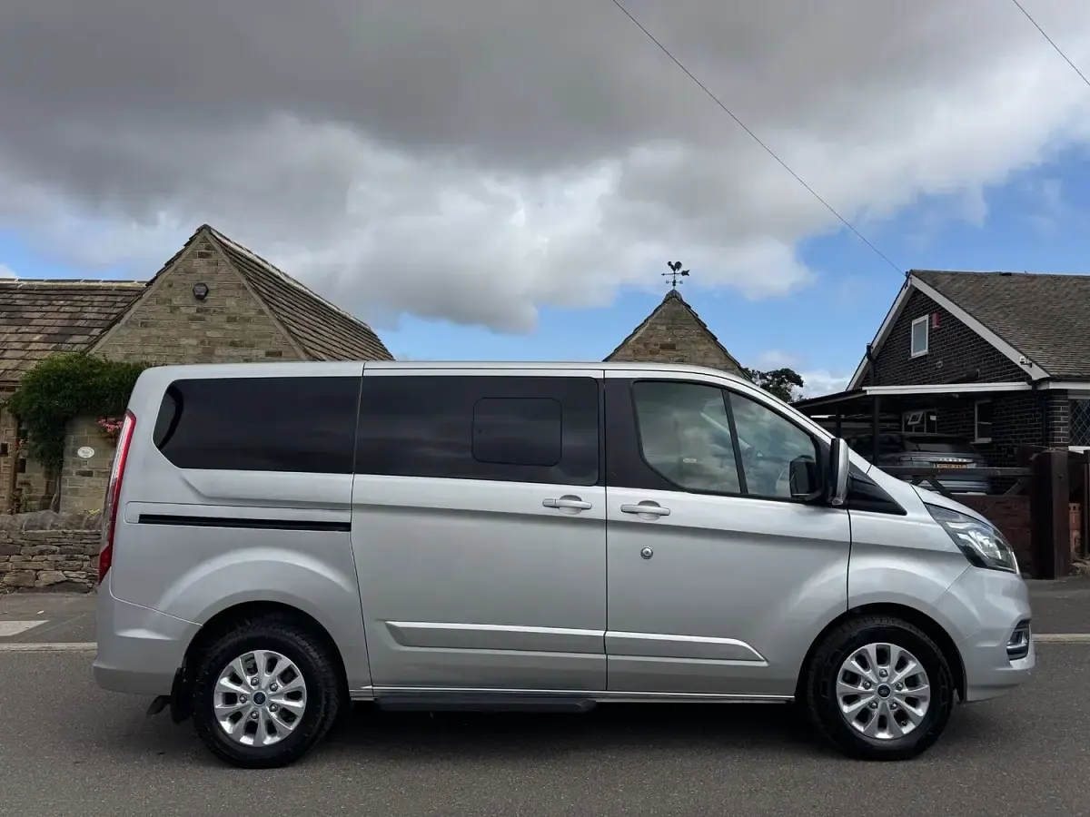 Used Ford Tourneo Custom Titanium 2019 Silver Van