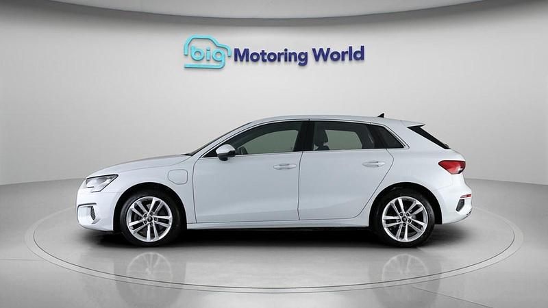 Used Audi A3 Sportback e-tron Sport 204 HP (150 kW) 2022 White Hatchback