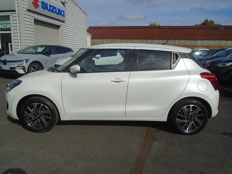 Used Suzuki Swift SZ5 83 HP (61 kW) 2023 White Hatchback
