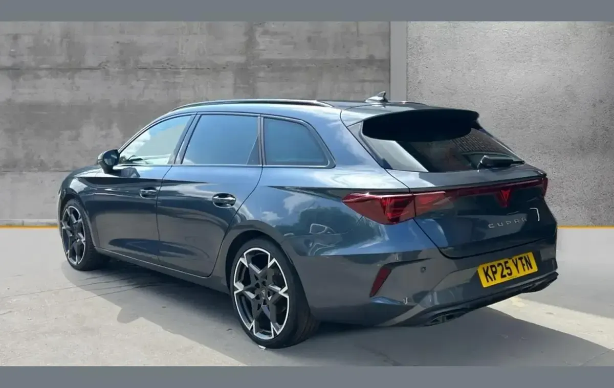 Used Cupra Leon 147 HP (108 kW) 2025 Grey Estate