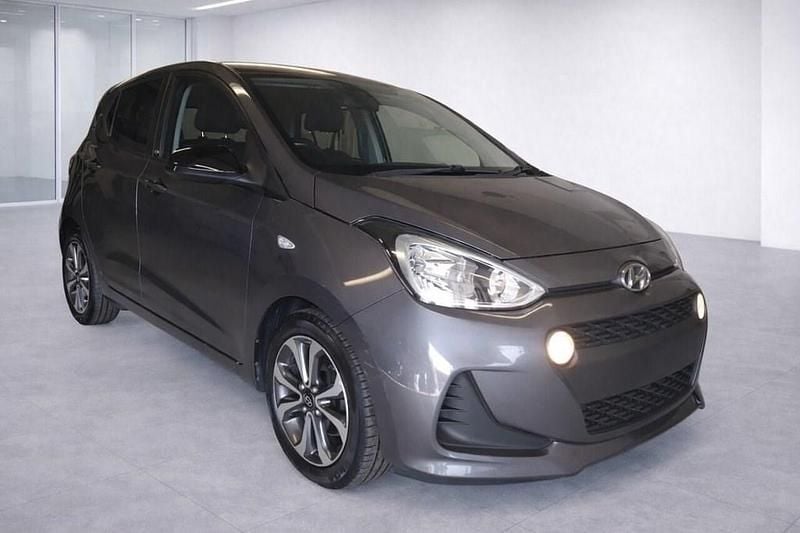 Usado Hyundai i10 67 HP (49 kW) 2019 Cinzento Citadino