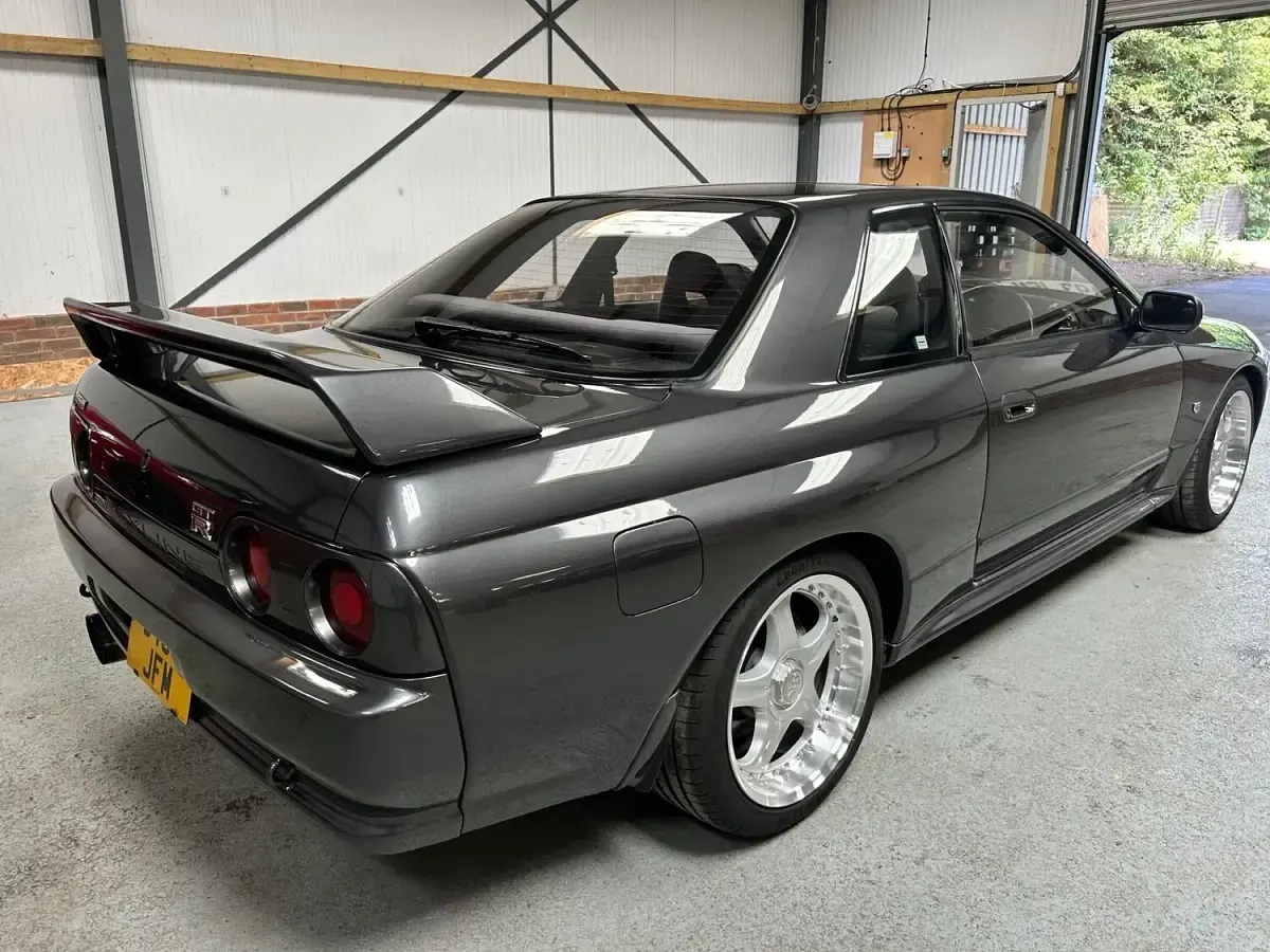 Used Nissan Skyline 280 HP (205 kW) 1992 Grey Sedan