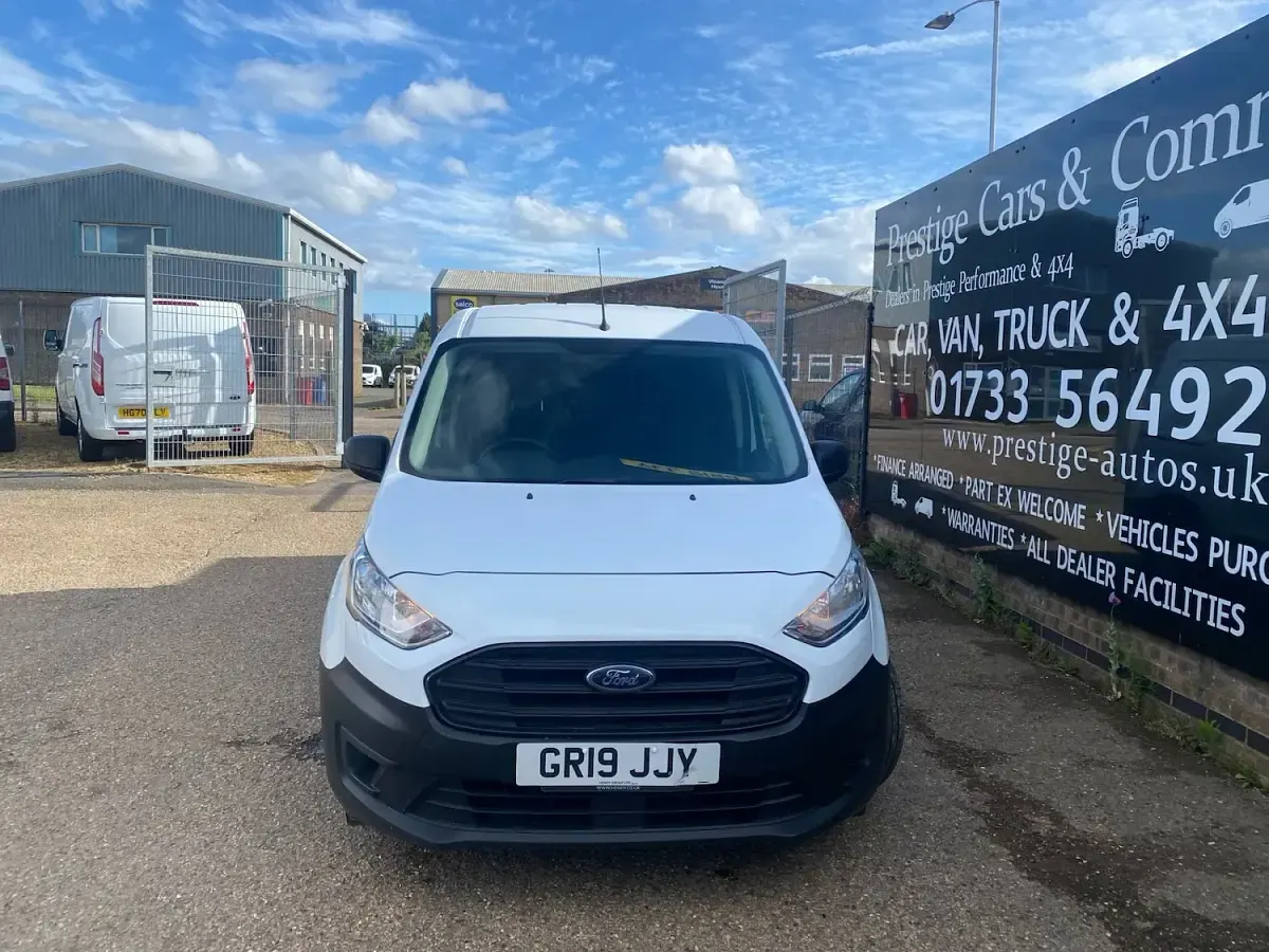 Used Ford Transit Connect 100 HP (73 kW) 2019 White MPV